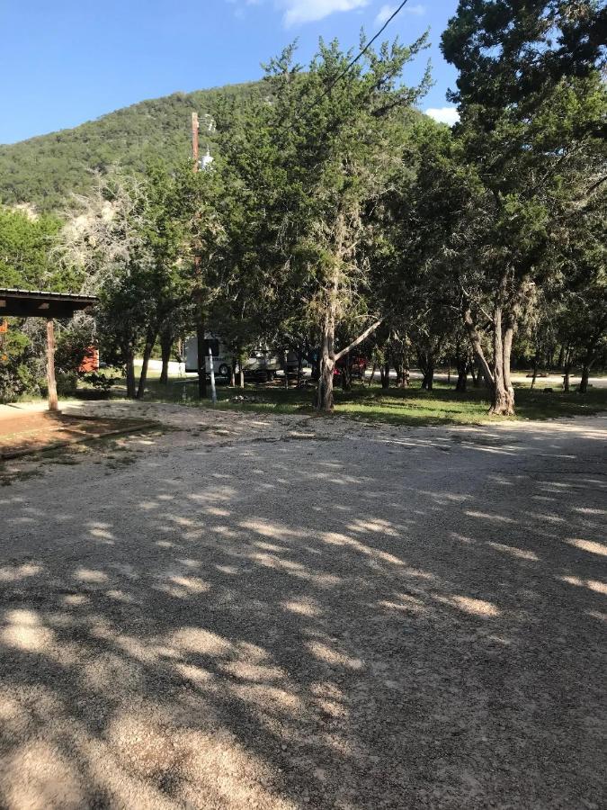 A Peace Of Heaven Cabins And Rv Vanderpool Экстерьер фото