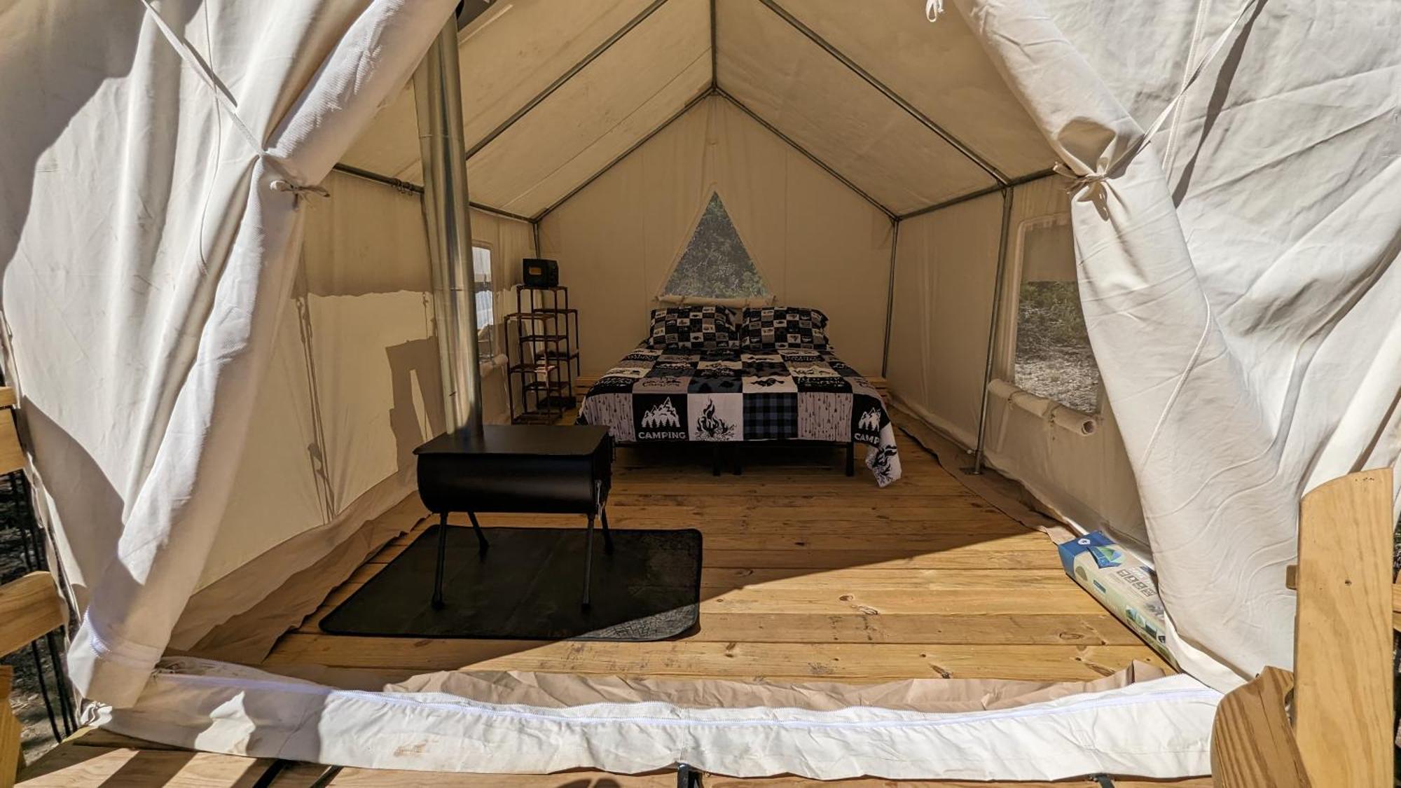 A Peace Of Heaven Cabins And Rv Vanderpool Экстерьер фото