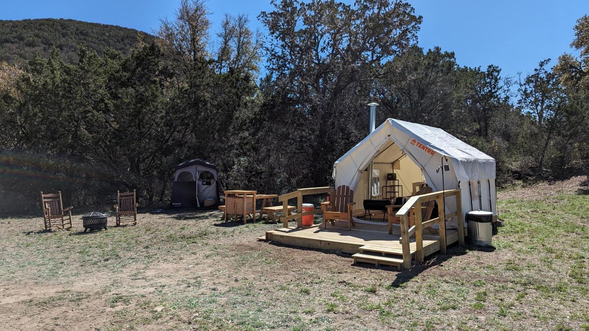 A Peace Of Heaven Cabins And Rv Vanderpool Экстерьер фото