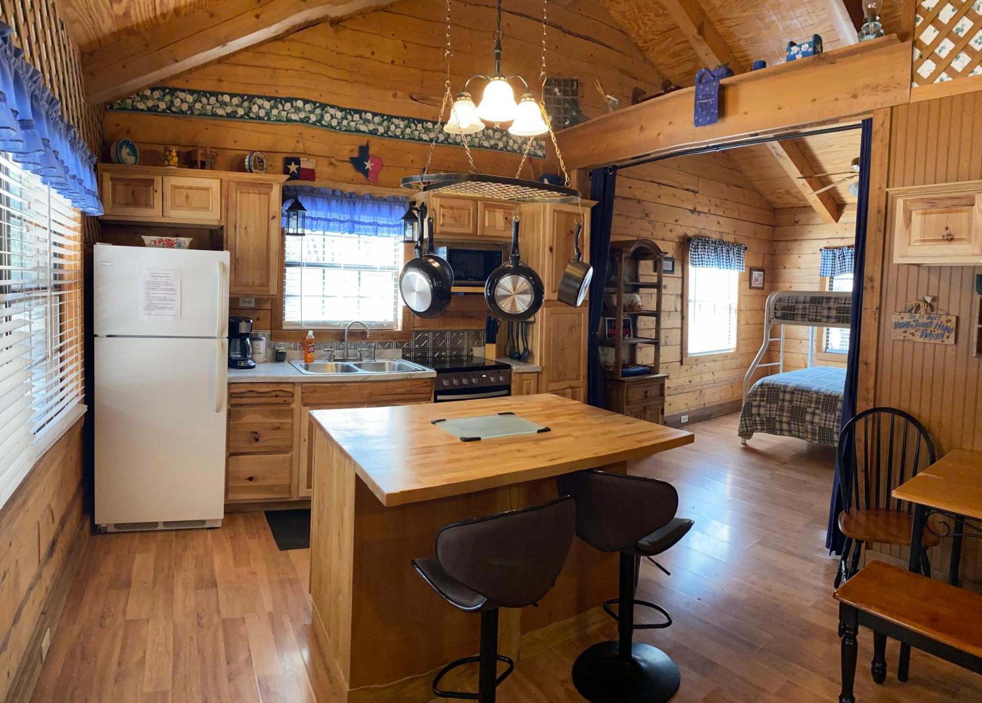 A Peace Of Heaven Cabins And Rv Vanderpool Экстерьер фото